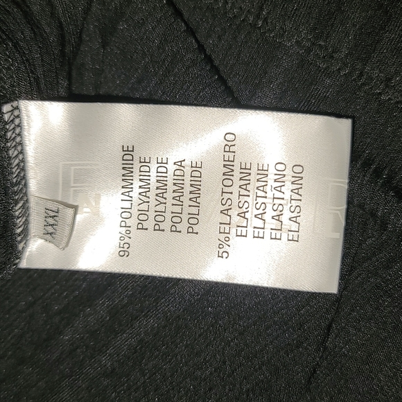 Great condition Authentic Versace v-neck long sleeve shirt - Picture 6 of 8